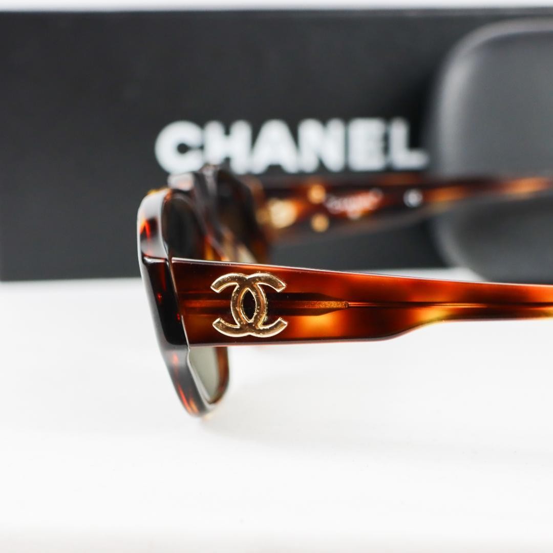 CHANEL sunglasses coco case brown ベッコウ CHANEL tortoiseshell frame sunglasses Brown Women Coco Logo with