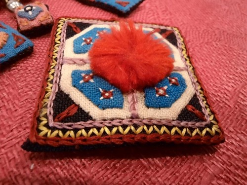 Collana Boho tribale dettagliata tessuto cucito perline legno vintage nappe pendenti - Foto 5 di 11