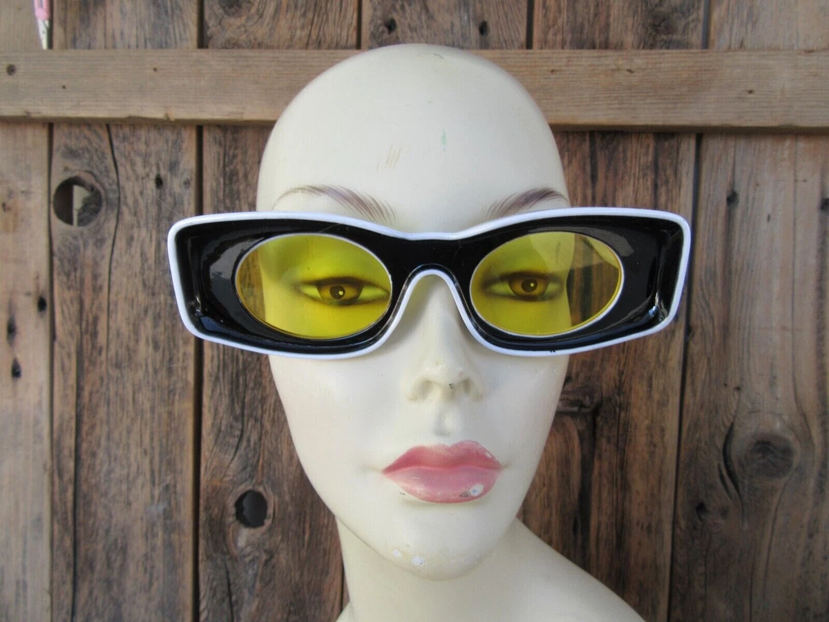 Retro 60s Mod Style Black and White New Wave 80s Vintage Style Sunglasses