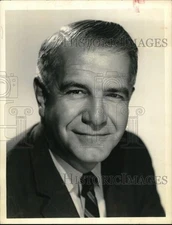1968 Press Photo CBS Reporter Harry Reasoner - hcp87182