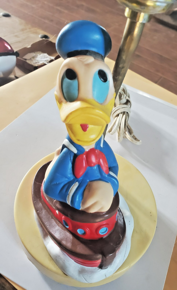 ドナルドダック チップ＆デール ビンテージ インテリアライト テーブルランプ Vintage Disney's Dolly Toy Co. Donald Duck Table Lamp Night Light