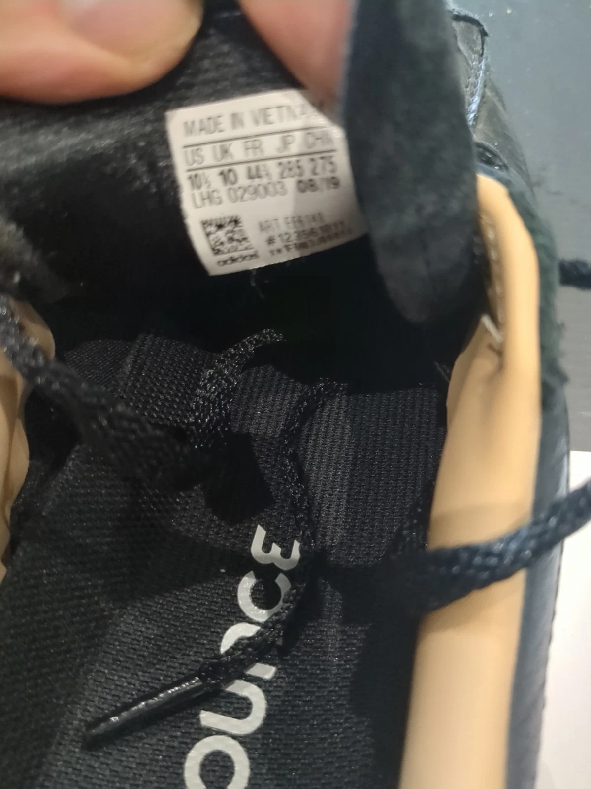 Scarpa Adidas Silas All Black taglia 10 ottime condizioni molto elegante e comoda