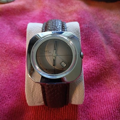 Timex UFO Vintage Cushion Case Manual Wind Gray Dial Date Brown Leather Watch
