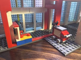 LEGO #60004 City - Fire Station (2013) 98% Complete No manual or box, READ