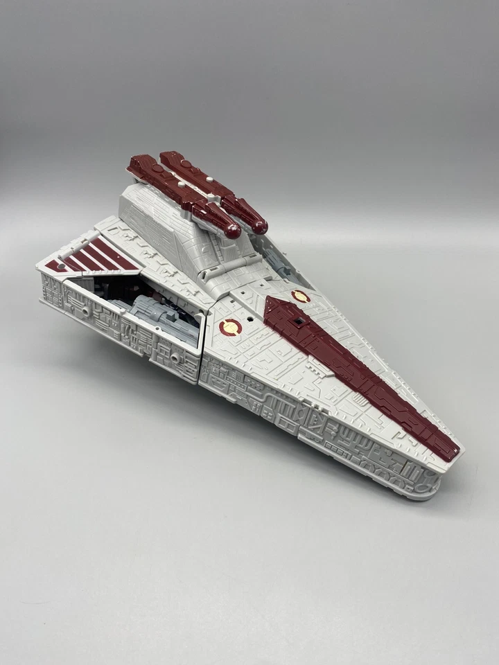 Figura de acción parlante Star Wars Transformers Darth Vader Anakin Star Destroyer Foto 2 de 4