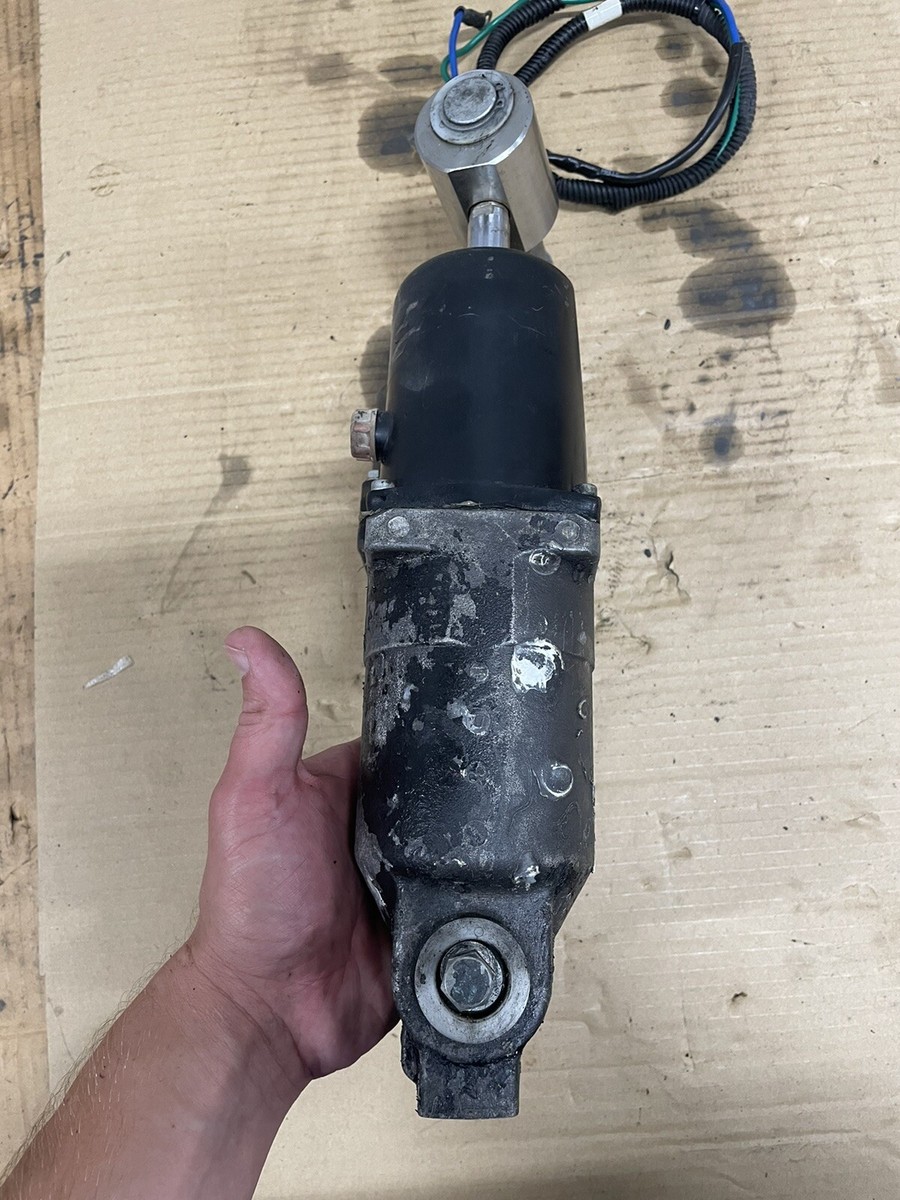 Suzuki 90 115 HP DF90 DF115 Outboard Power Trim & Tilt Unit Suzuki 90 115 HP DF90 DF115 Outboard Power Trim & Tilt Unit