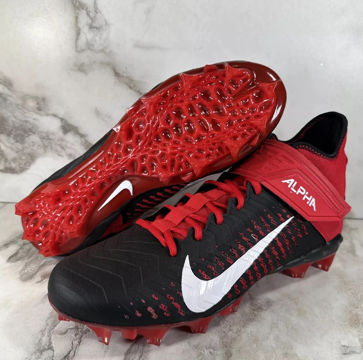 Preços baixos em Nike Alpha Menace Pro 2 Mid University Red Black