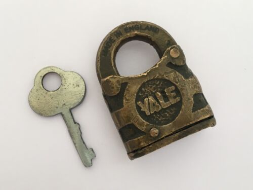 Alt Vintage Messing Vorhängeschloss Mit Schlüssel Yale Made IN England Deko Heck - Picture 1 of 12
