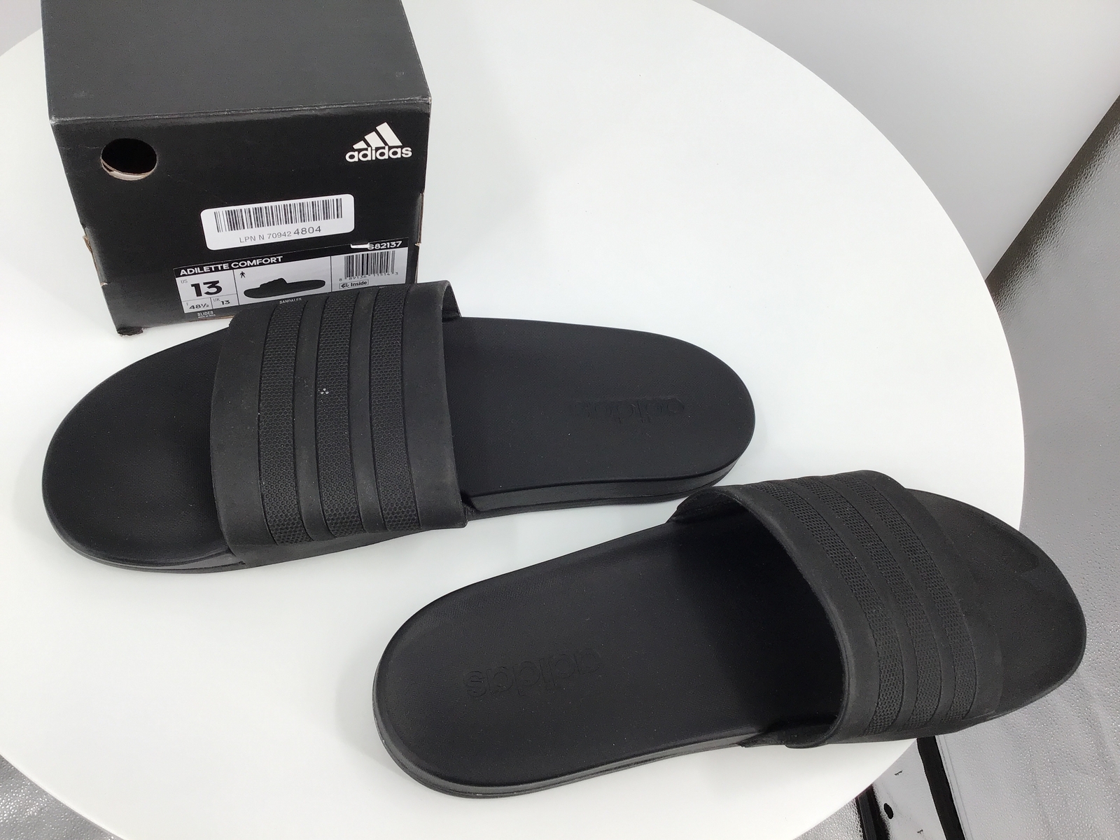 adidas slippers all black