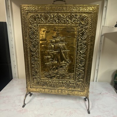 Messing viktorianisches Schiff geprägt Gold Fireguard Feuereinfassung Kamin Holzofen