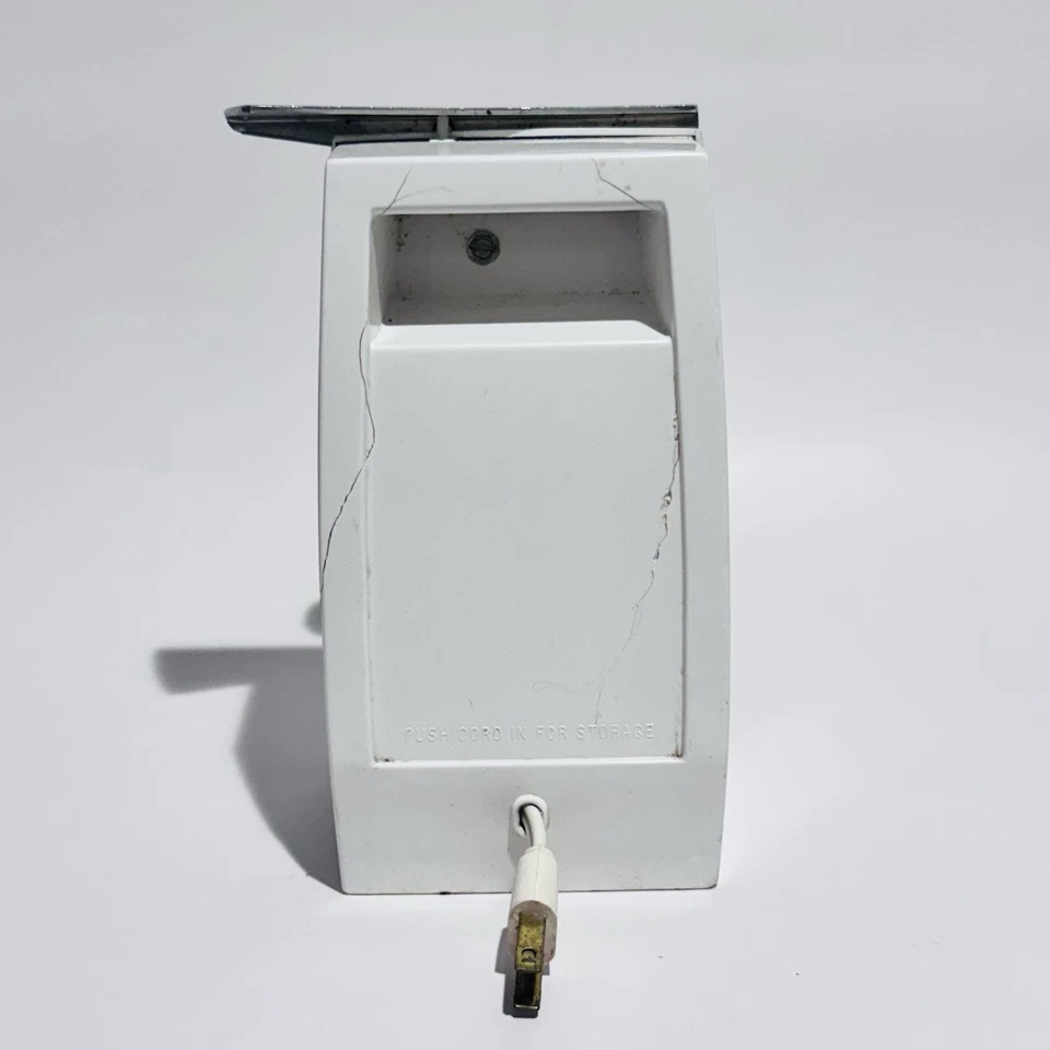Vintage General Electric White Electric Can Opener Retractable Cord E3EC18 USA - Image 3 of 4