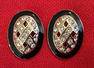 PRETTY JEWELED & ENAMELED TRIFARI CLIP EARRINGS NWOT