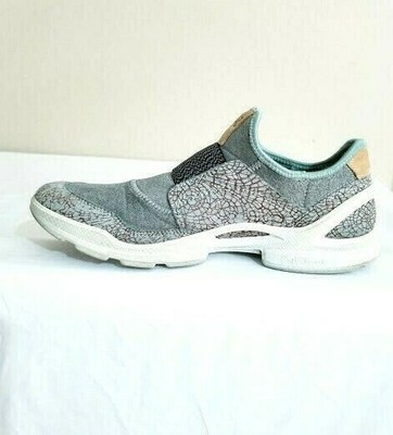 ecco biom slip on