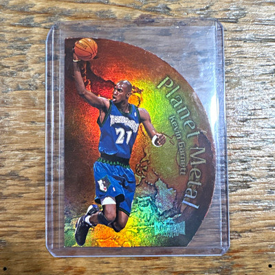 SkyBox 1998-99 Metal Universe Planet Metal Kevin Garnett #7 of 15 PM Insert