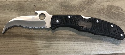 Spyderco Matriarch 2 Folding Knife 3.5'' VG-10 Steel Serrated Blade New No Box
