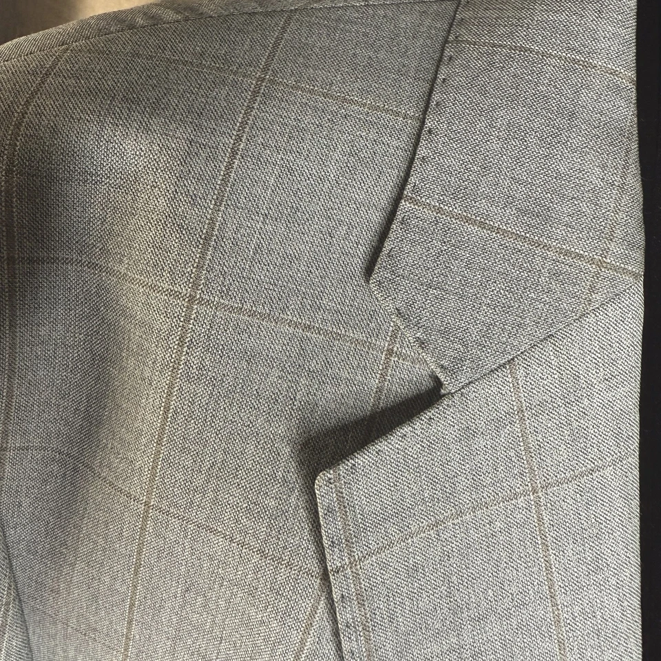 Abrigo deportivo Armani Collezionii línea G para hombre talla 44L gris tostado ventana Foto 3 de 4