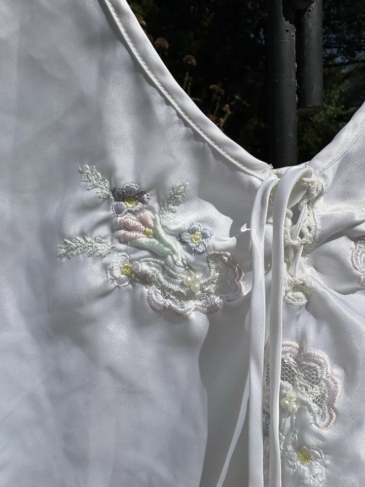 Vintage 1960s 70s Gladys Embroidered White Corset Tank Top Size 12 - Image 3 of 4
