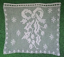 Häkelgardine "Mistelzweig"  Handarbeit