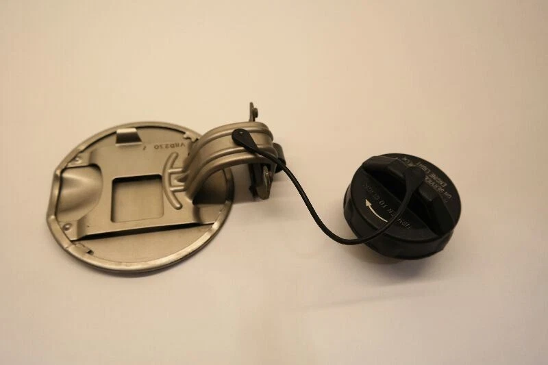 Dodge Nitro 2007-2011 puerta de llenado de combustible Foto 4 de 4