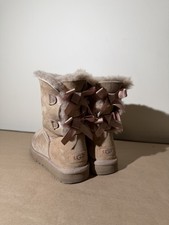 UGG Bailey Bow Short Boots Women  s US 7 / EU 38   Genuine Suede