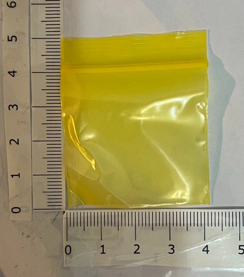 BAGGIES 100 NEW 40x40mm yellow Small Plastic Bags Baggy Grip Seal 40x40 mm Zip 4x4 cm