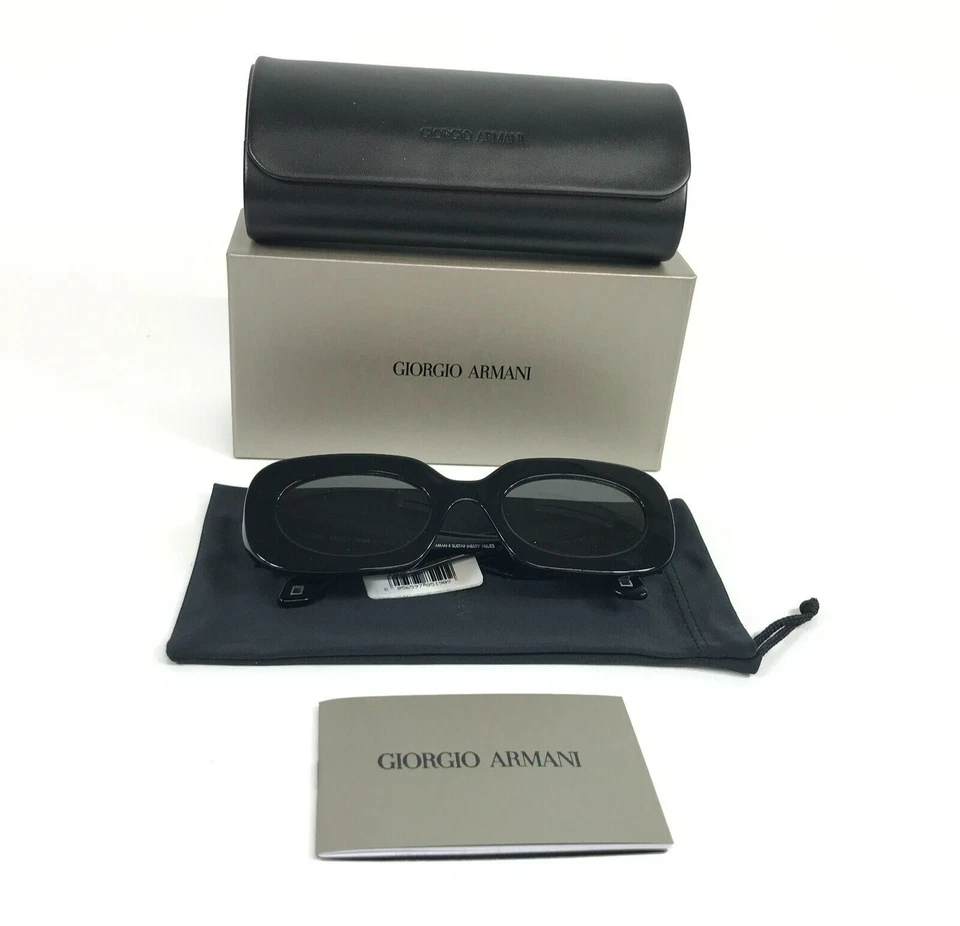 Gafas de sol Giorgio Armani AR8182 5875/B1 negras monturas de borde grueso con lentes grises Foto 2 de 4