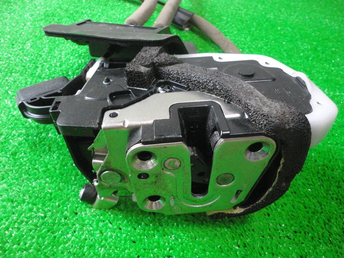 NISSAN INFINITI FUGA KY51 Genuine Door Latch Lock Actuator Front