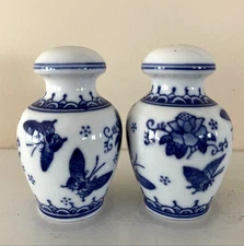 Asian Garden Collection By Bombay Salt And Pepper Shakers  Blue/ White EUC