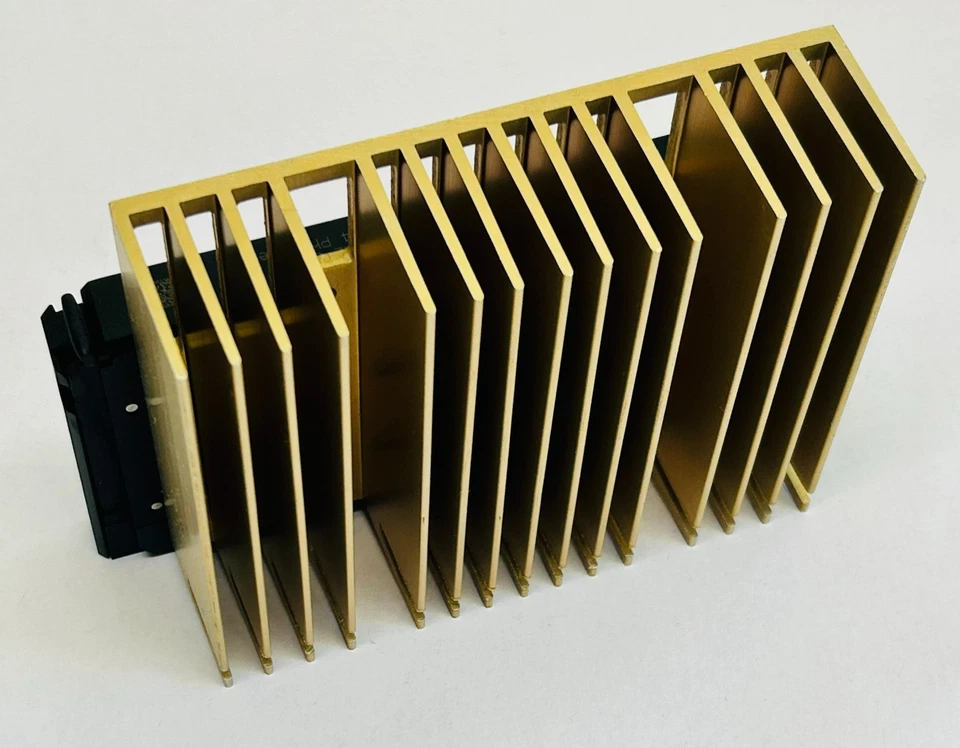 Intel Pentium II SL2HD 233MHz 233/512/66/2.0V Slot 1 CPU With Heatsink - Image 3 of 4