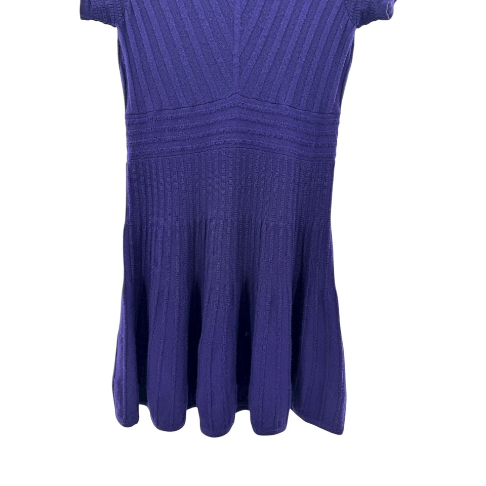 Vestido Shoshanna Lana Merino Tejido Púrpura Acanalado Ajuste y Acampanado Cápsula Armario L Foto 3 de 4