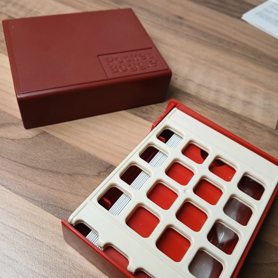 Vintage 1980 Complete Pocket Boggle Parker Brothers Portable Hidden Word Game - Image 3 of 4