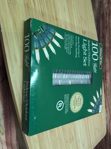 Holiday Time 100 Clear Incandescent Christmas Lights Green Wire 32Ft length - Picture 5 of 5