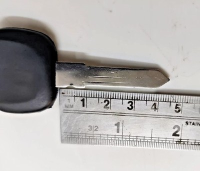 2x Suzuki Samurai Jimny Sierra Geo Metro Blank Keys + Keychain