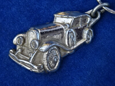  SCHÖN / schön! SCHLÜSSELANHÄNGER / Key ring - CHEZ MARCELLE - TACOT / Rattletrap