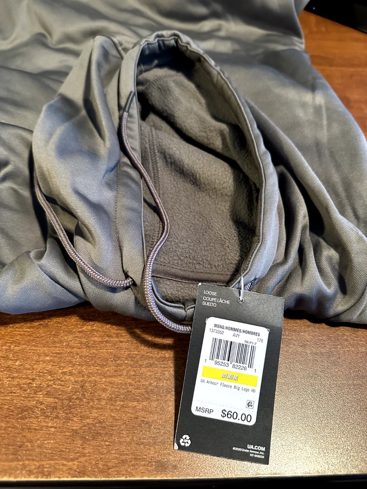 Sudadera con capucha polar Under Armour para hombre con logotipo grande ARCILLA pequeña Foto 2 de 3