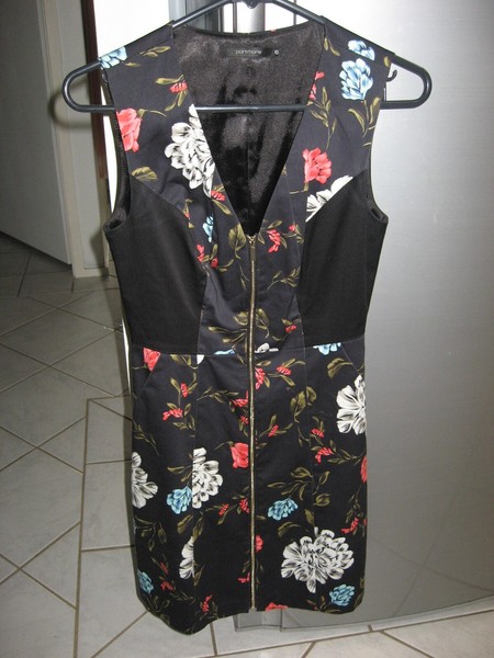 PORTMANS BLACK FLORAL SLEEVELESS PENCIL DRESS WITH FULL LENGTH FRONT ZIP SIZE 6