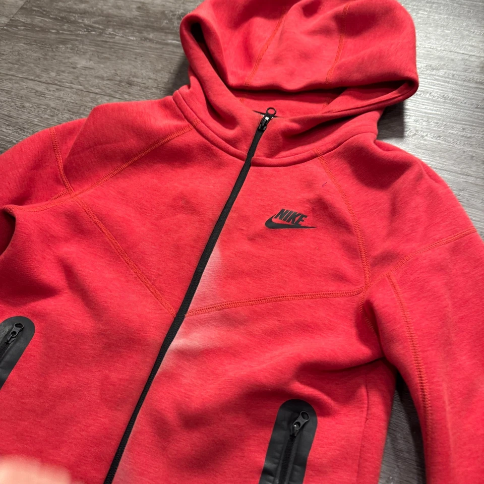 Jaqueta Nike Tech com capuz masculina vermelha média esportiva Tech lã zíper completo zíper completo - Imagem 2 de 4