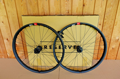 Reserve 31 DH Carbon 27,5'' Laufräder i9 Hydra Boost 157 Neu Originalverpackt Lebenslange Garantie