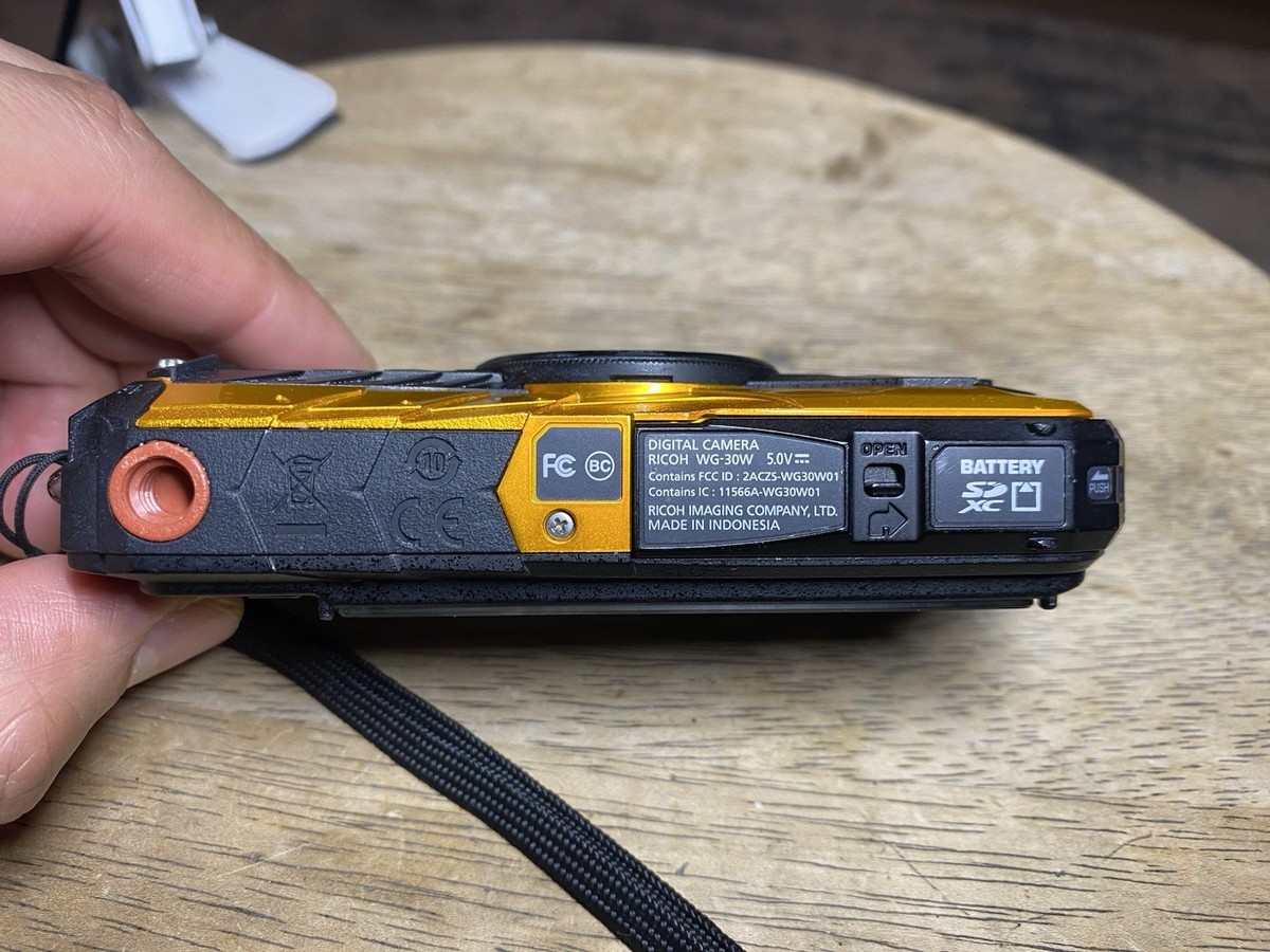 RICOH Waterproof Digital Camera WG-30 W Orange TESTED Works NO