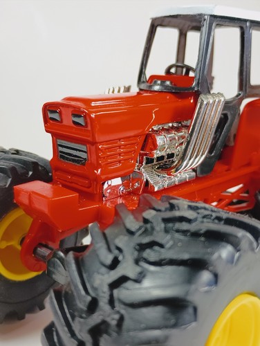 New Ray Diecast Body Big Wheel 4X 4 Red Tractor. 5.5" X 4". - Picture 8 of 9