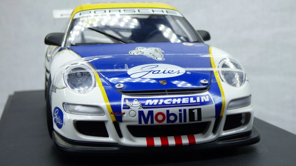 AutoArt Porsche 997 GT3 Cup 2006 Matthew Marsh Champion carro de brinquedo de corrida - Imagem 4 de 4