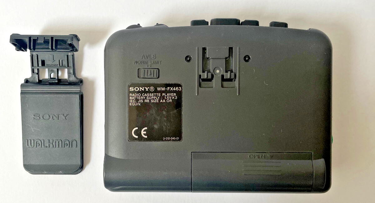 Sony Walkman WM-FX463 S/N 47062 FM / AM / Auto Reverse Cassette
