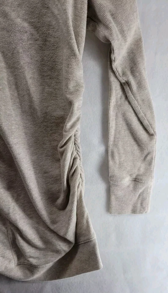 Liz Lange 孕妇高领毛衣米色 M 码 — 第 2/4 张图片