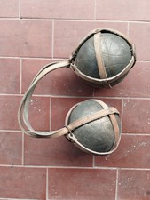 2  BOCCE IN METALLO con legaccio-GIOCO BOCCE-VINTAGE-D'EPOCA-USATE