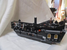 LEGO 4184 PIRATES OF THE CARIBBEAN BLACK PEARL COMPLETE