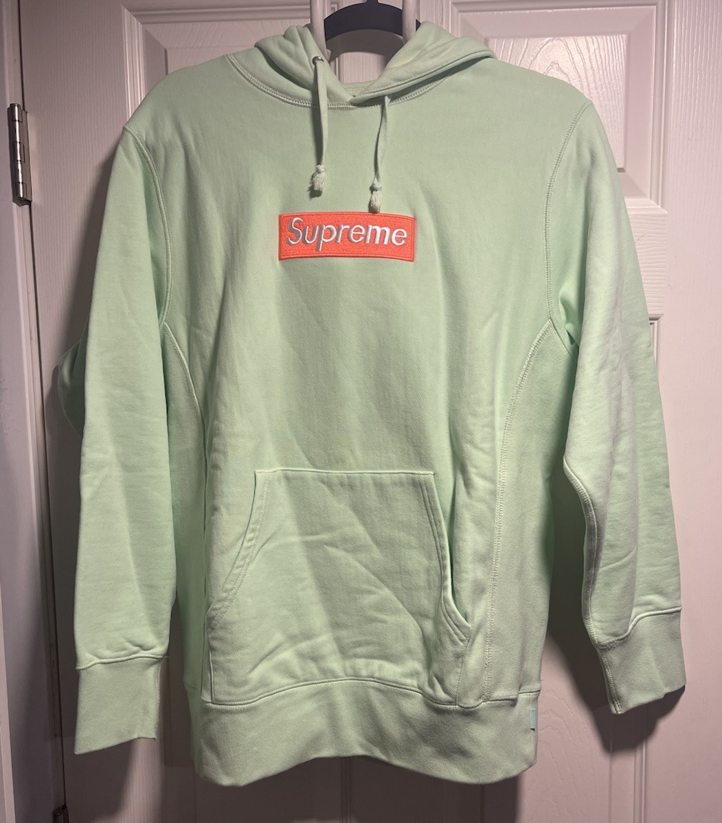 FW17 SUPREME BOX LOGO HOODED SWEATSHIRT HOODIE PALE LIME SIZE 