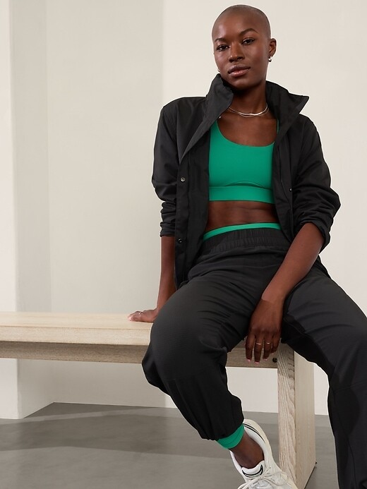 ATHLETA フード付きブラックジャケット ATHLETA アスレタ 中綿フードジャケット(ブラック) FUK-23JKT BLK