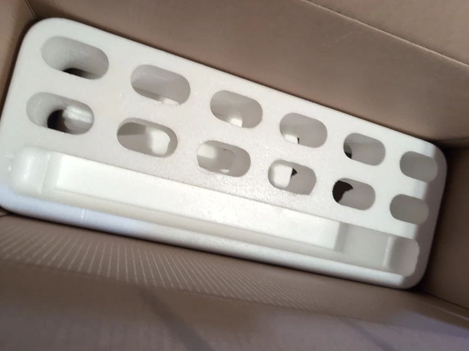 Apple iMac 20” EMPTY BOX ONLY Model A1224 - Image 2 of 2