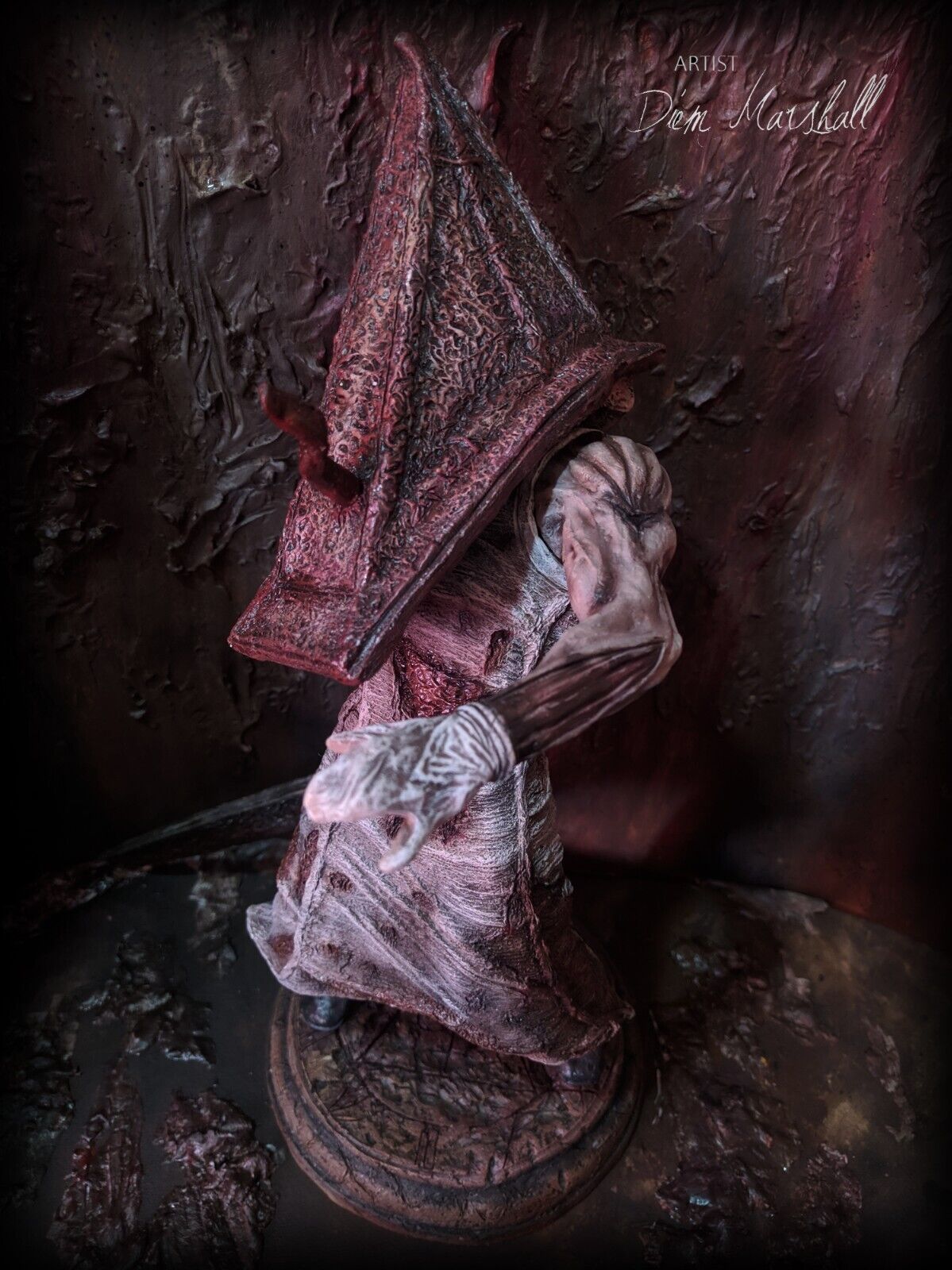 Mi escultura de Pyramid Head…