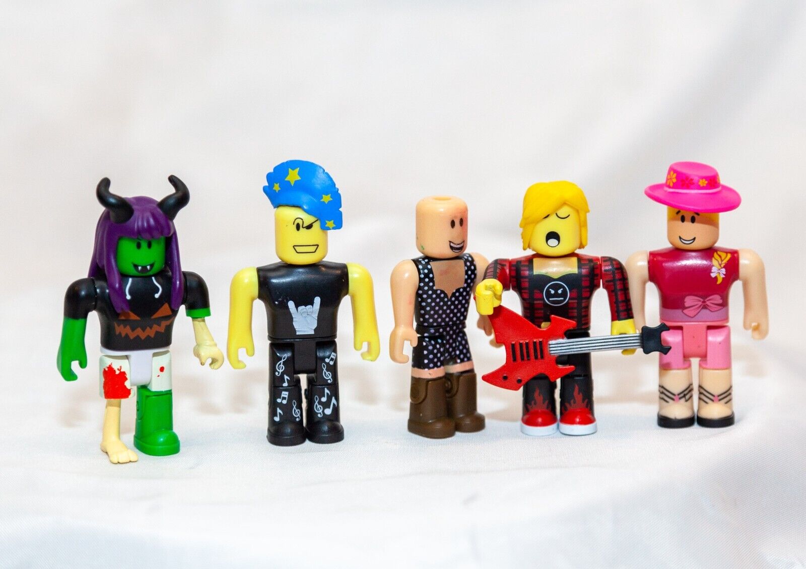 Roblox punk rockers mix & match conjunto de 7cm de pvc suite bonecas  meninos modelo de brinquedos de figuras de meninas coleção de presentes de  natal para crianças comprar - Brinquedos E